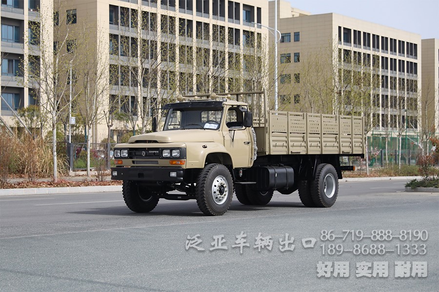 东风4x2尖头载货越野卡车，载货平板